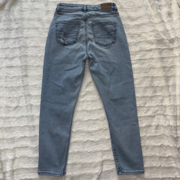 American Eagle Outfitters Stretch Mom Jean Light Wash Denim Size 0 - Picture 4 of 10